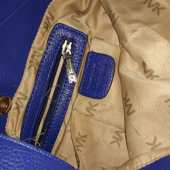 Michael kors purse - Picture 5 of 7